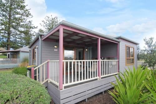 Two-Bedroom Cabin with Spa Bath - Harbour Lights