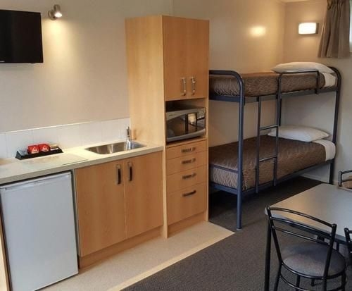 Amber Kiwi Holiday Park & Motel4