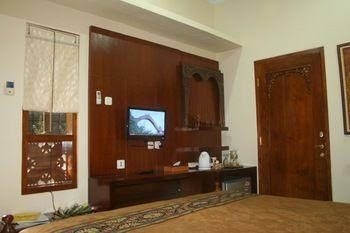 Griya Nalendra Guest House4