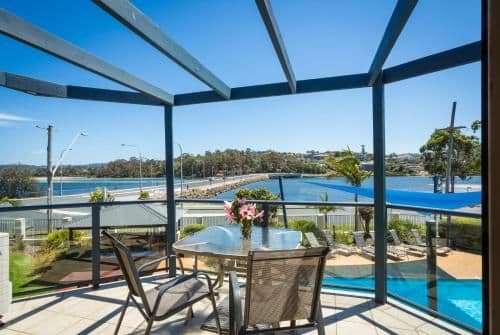 Three-Bedroom Apartment with Lake View