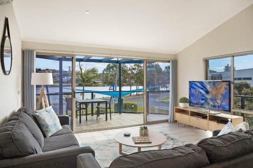 Three-Bedroom Apartment with Lake View
