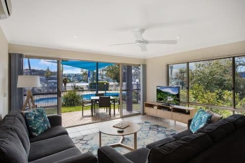 Three-Bedroom Apartment with Lake View