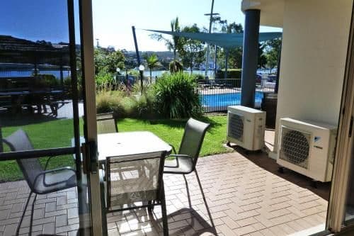 One-Bedroom Apartment with Lake View
