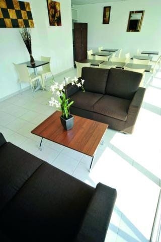Park & Suites Confort Marseille Aeroport3
