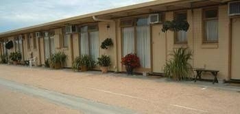 Travellers Rest Motel1
