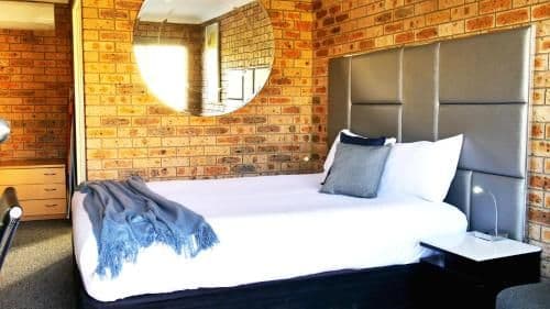 Queen Room with Pool View