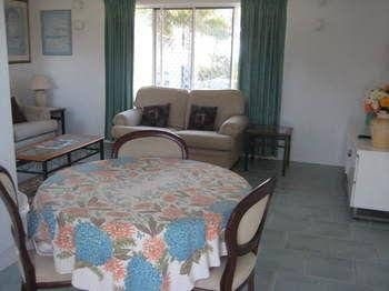 Palm Court Hervey Bay0