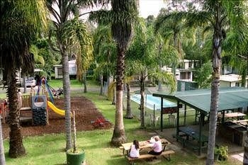 Shady Willows Holiday Park & YHA0