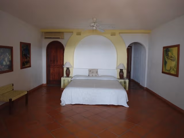 SUITE KING SIZE BED