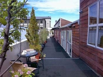 On Top Apartments & Backpackers1