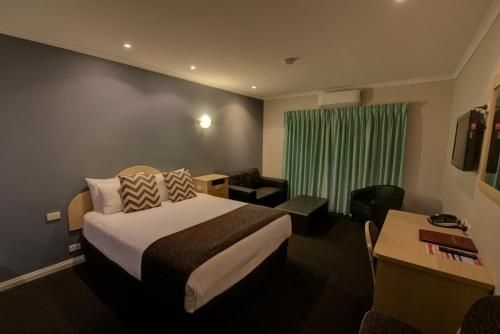 ชาร์ลส์ ราส์ป มอเตอร์ อินน์แอนด์คอทเทจ (Charles Rasp Motor Inn and Cottages)4