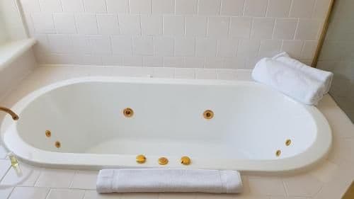 Deluxe Heritage Spa Room