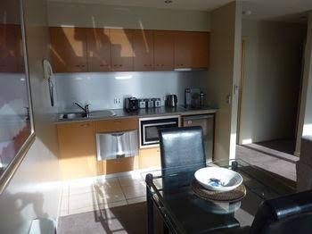 Flinders Lane Holiday Apartments2