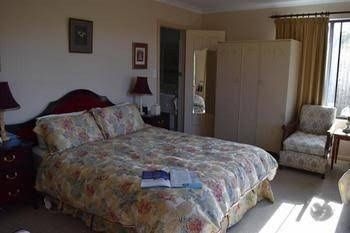Albany's Big Grove Bed & Breakfast2