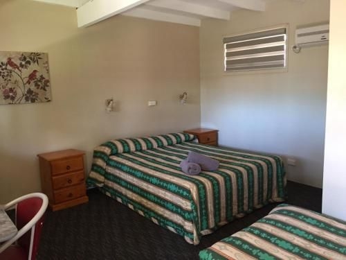 Oasis Motel (Oasis Motel Peak Hill)2