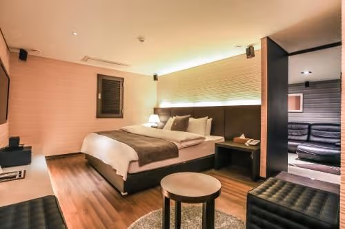 One-Bedroom Suite
