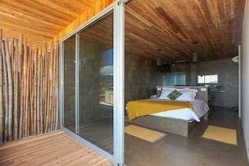 Santa Barbara Eco-Beach Resort2