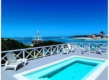 Captains Quarters4
