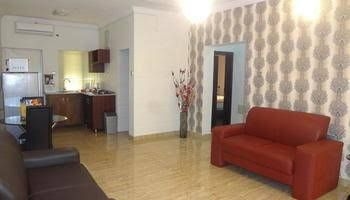 Kings Avenue Apartment4