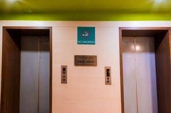 OYO Premium Navi Mumbai Palm Beach Road OYO Premium Navi Mumbai Palm Beach Road