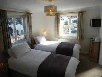 Hunters Lodge B&B Hunters Lodge B&B
