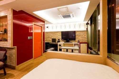 Large Double Room