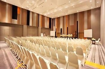 Harris Hotel & Conventions Gubeng4