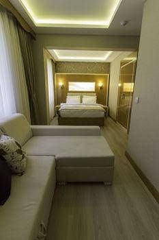 De Maison Airport Hotel1