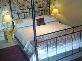 Holly Cottage Vintage B&B2