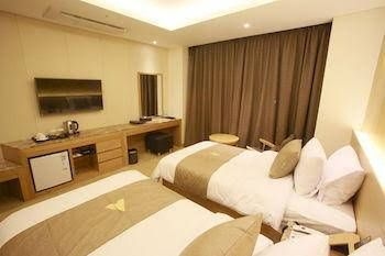 HOTEL AVALON1