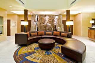 Holiday Inn Express & Suites Riverport