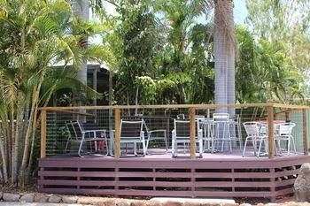 Aussie Outback Oasis Cabin & Van Village0