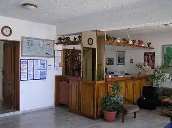 Knossos Apartments Panormo0