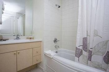 Moore Executive Suites - The Paramount1