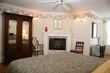 Grey Gables Inn4