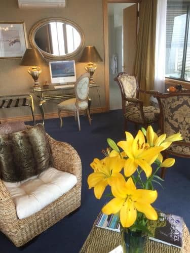 Deluxe King Suite with Spa Bath
