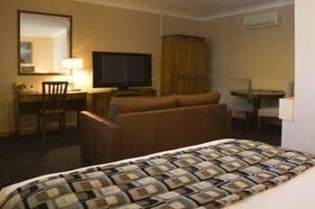 Golden Chain In Town Motor Inn Golden Chain In Town Motor Inn