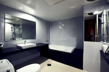 Hotel Some1