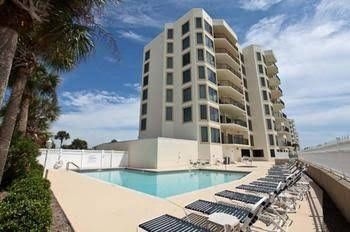 Waterview Towers Yacht Club by HI3