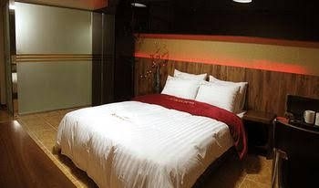 Alice Hotel1