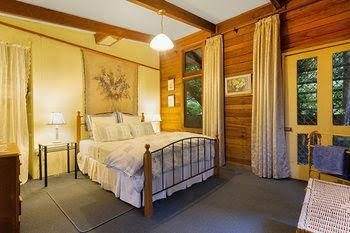 Giba Gunyah Country Cottages1