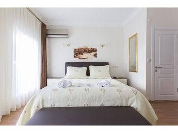 Zendy Suite Hotel0