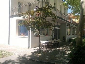 Blue Hotel3