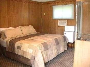 Island Park Motel2