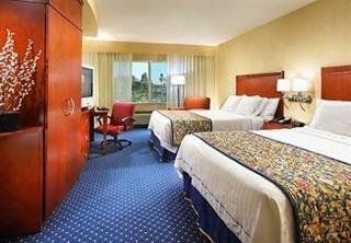 Courtyard By Marriott Anaheim3