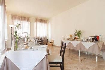 Bed and Breakfast Happiness3