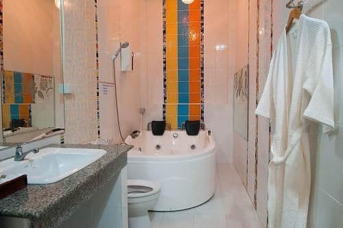 Quadruple Room with Private Bathroom