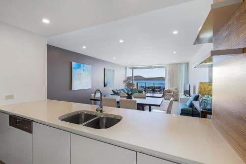 Deluxe Three-Bedroom Apartment with Ocean View