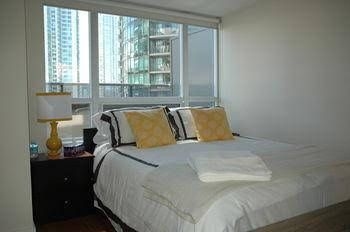 Livingsuites Toronto - 20 Blue Jays Way3