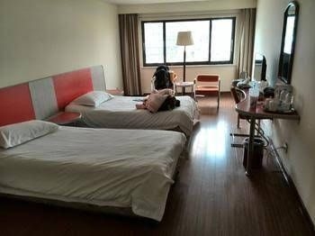 Motel 168 Shanghai Chengdu North Road4